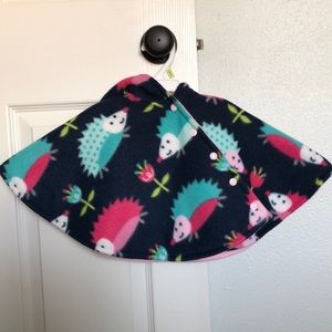 Fleece Baby carseat Poncho with hood. Newborn-12+ months. Never worn.